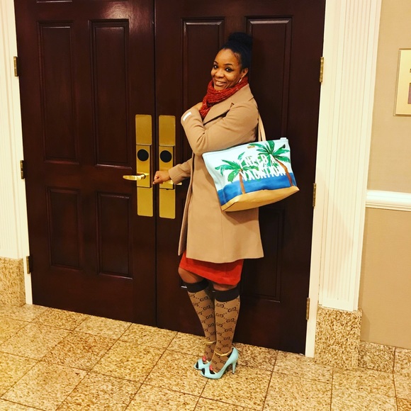 Meet your Posher, Elaine - Picture 6 of 8